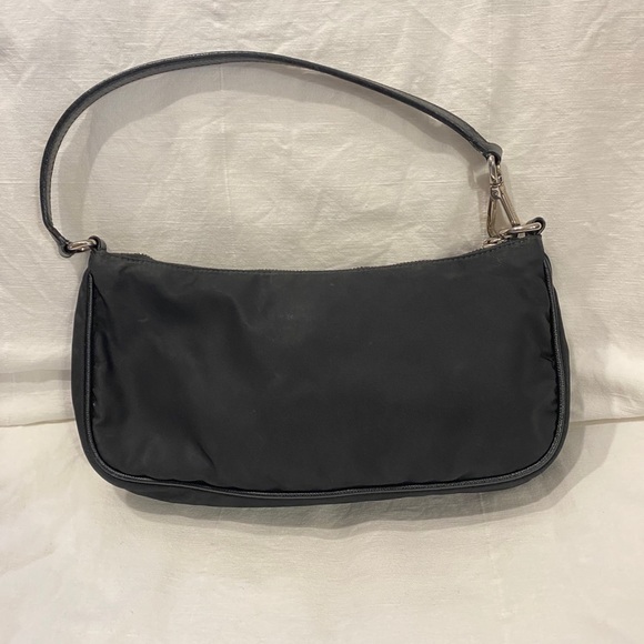 🛍SOLD🛍 🖤Prada🖤 Nylon Bag - Picture 10 of 13